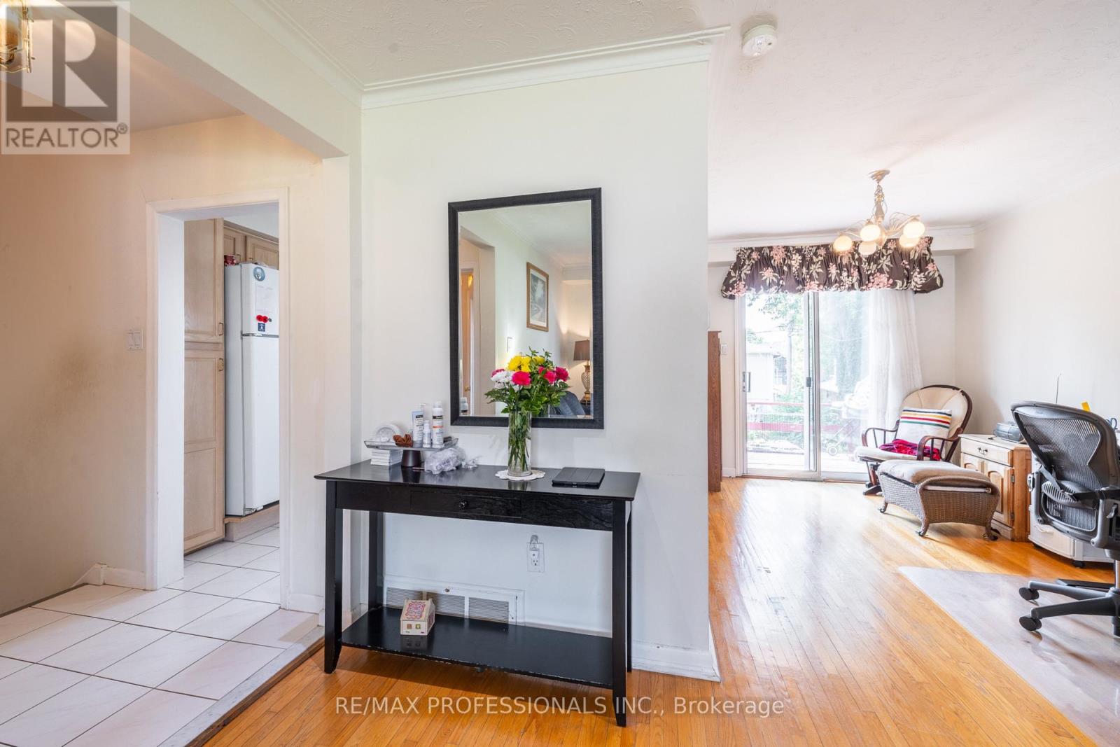 48 DALEGROVE CRESCENT - 8