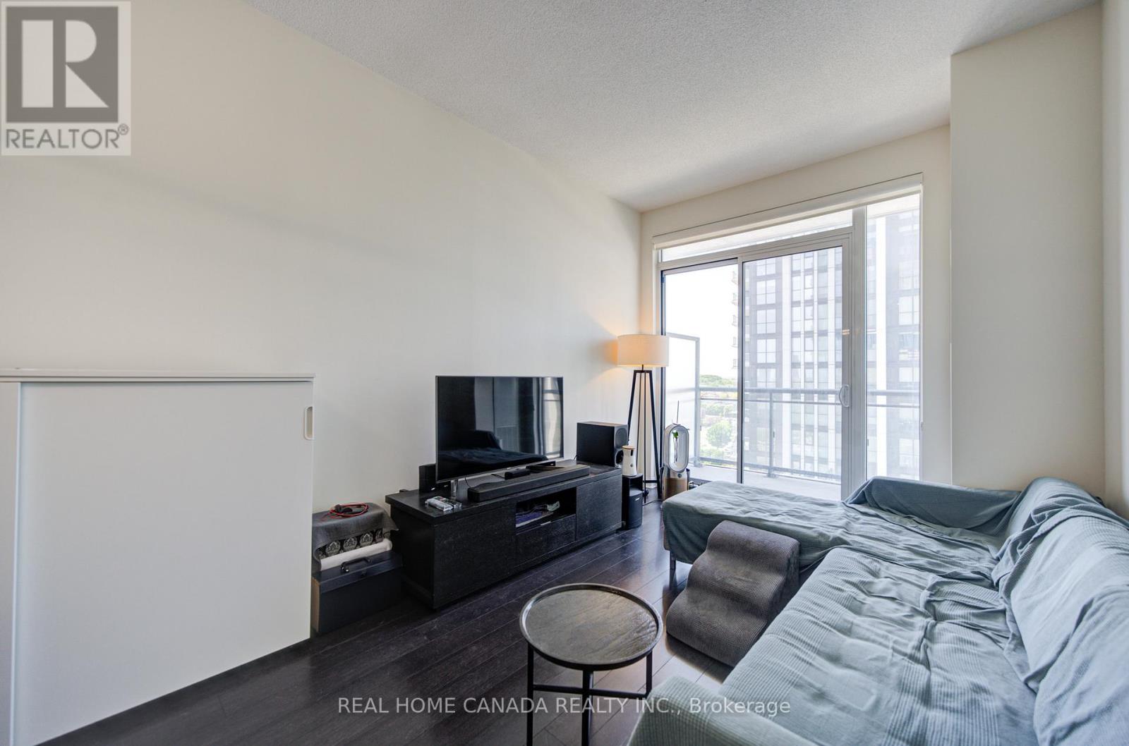 #916 5033 FOUR SPRING AVENUE - 23