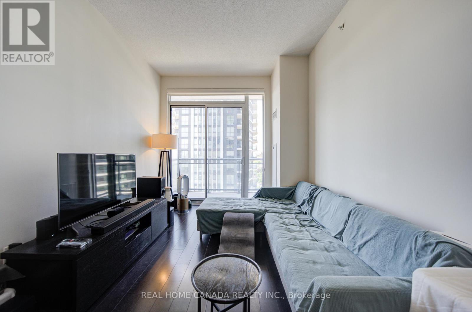 #916 5033 FOUR SPRING AVENUE - 24
