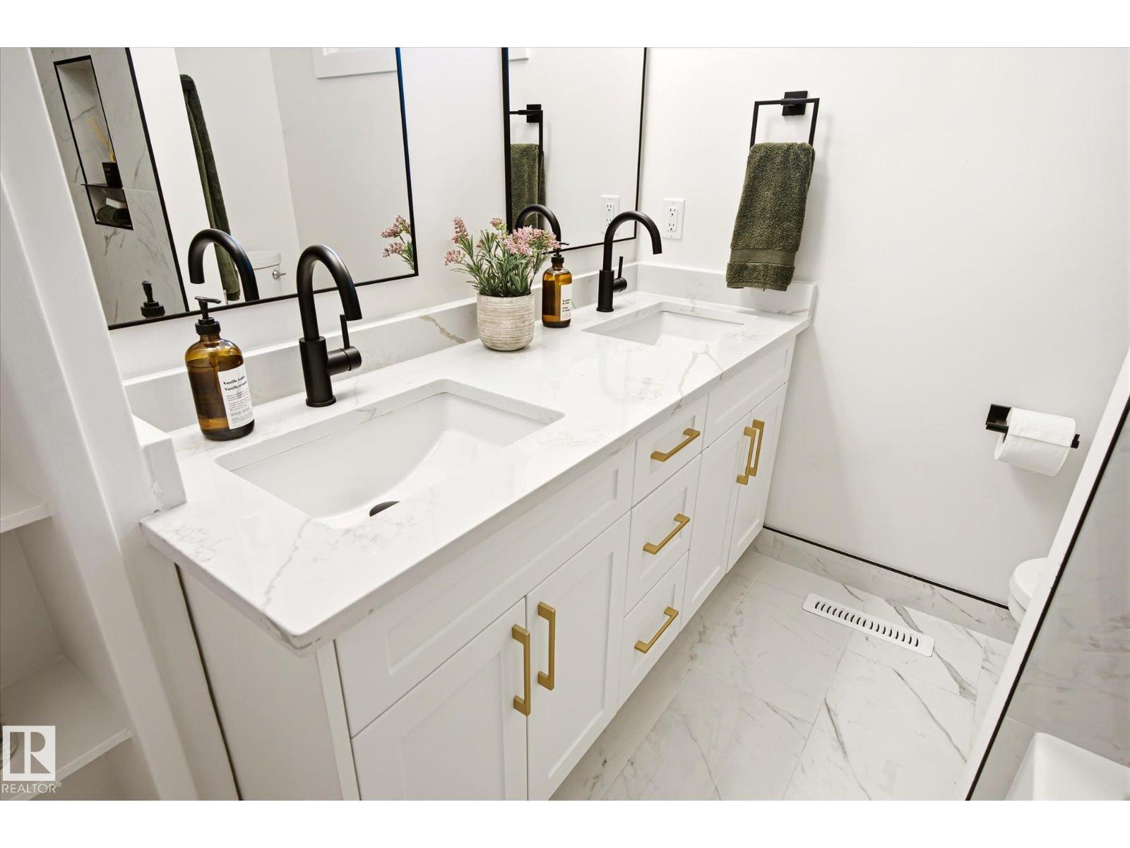 4708 104A AV NW - 6