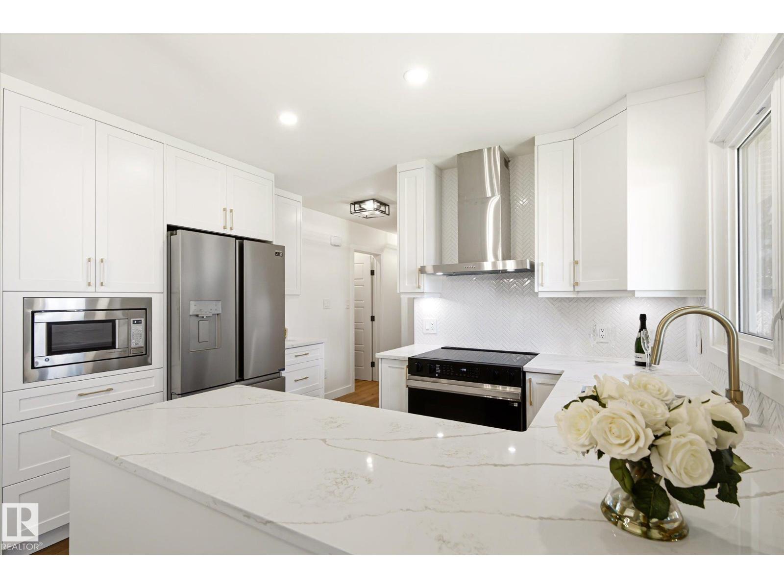 4708 104A AV NW - 2