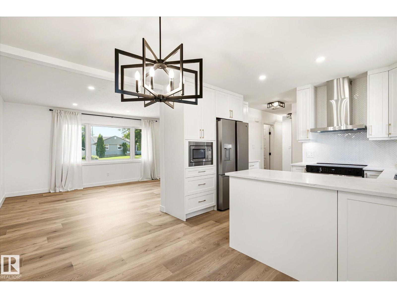 4708 104A AV NW - 3