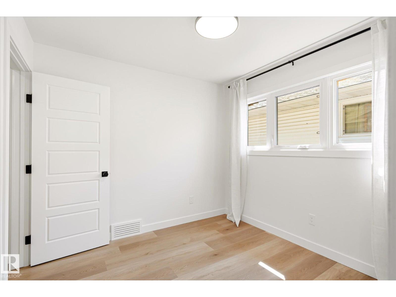 4708 104A AV NW - 22