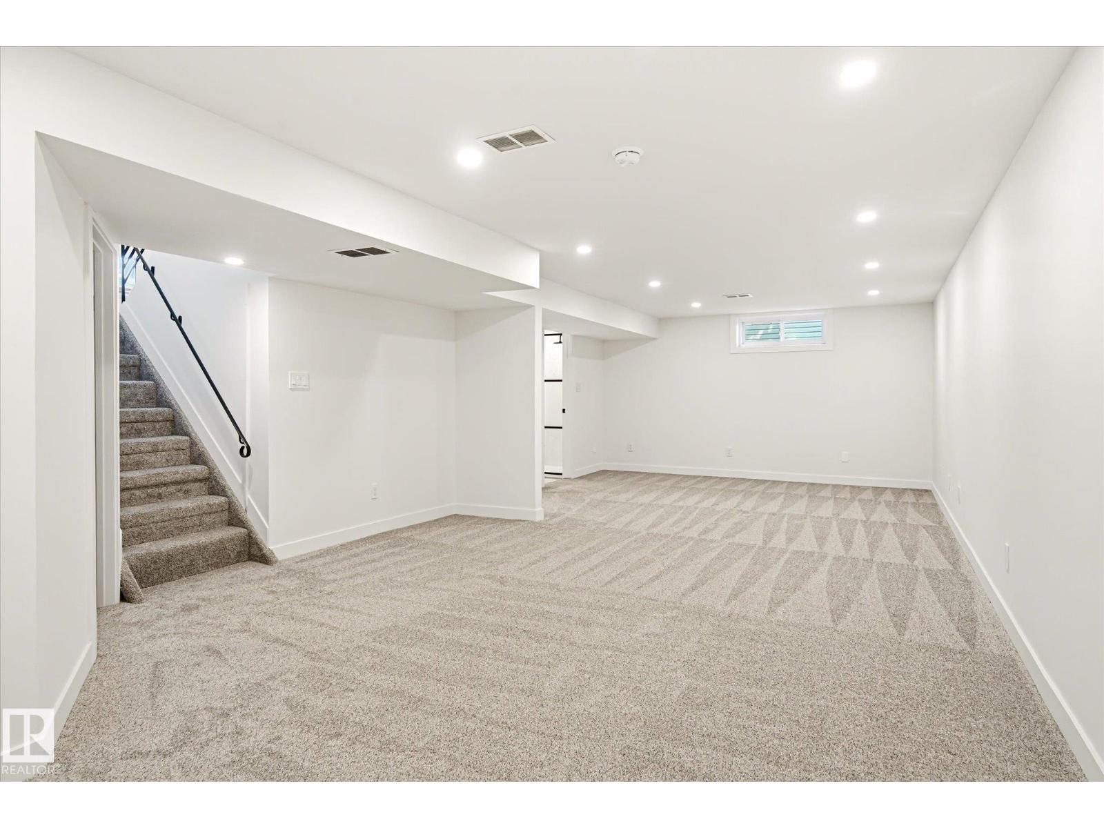 4708 104A AV NW - 30