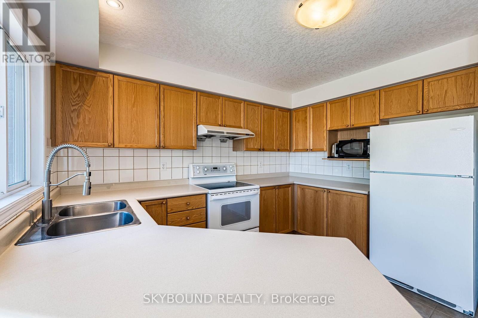 735 KARLSFELD ROAD - 18