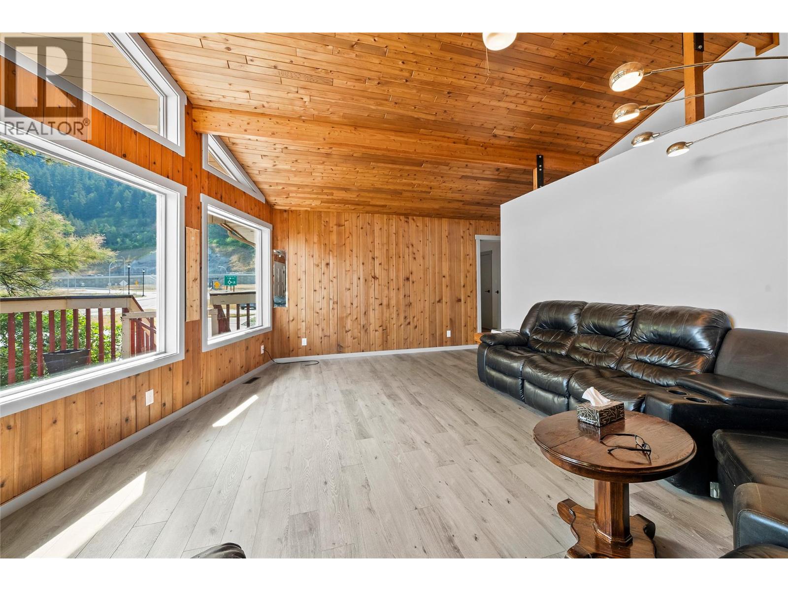 304 Brooke Drive - 5