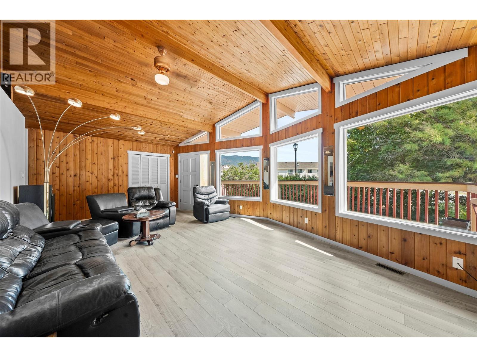 304 Brooke Drive - 8