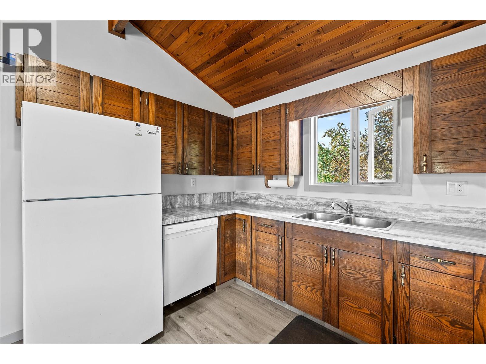304 Brooke Drive - 13
