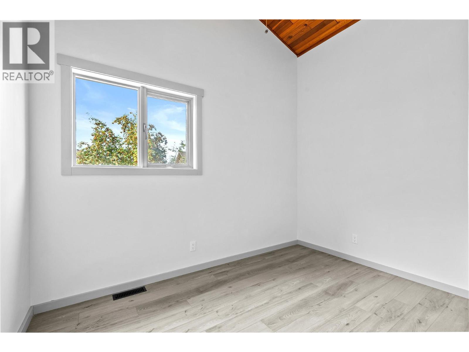 304 Brooke Drive - 24