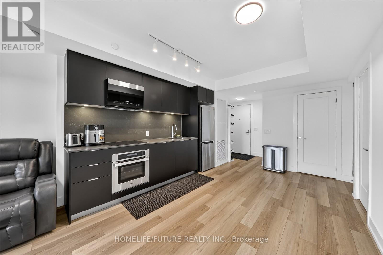 #1017 8 CEDARLAND DRIVE - 8