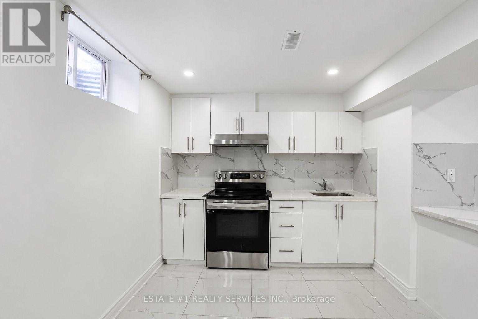 35 GOLDEN MEADOW DRIVE - 34