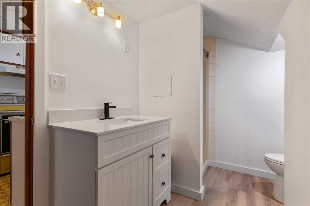 9805 98 Ave - Image 21