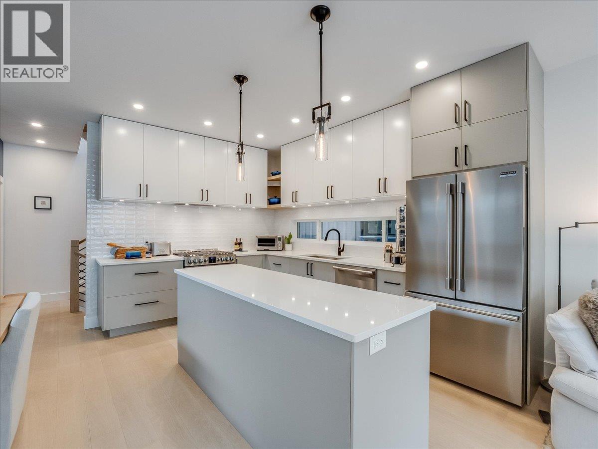 514 ROBSON Street Unit# B B photo