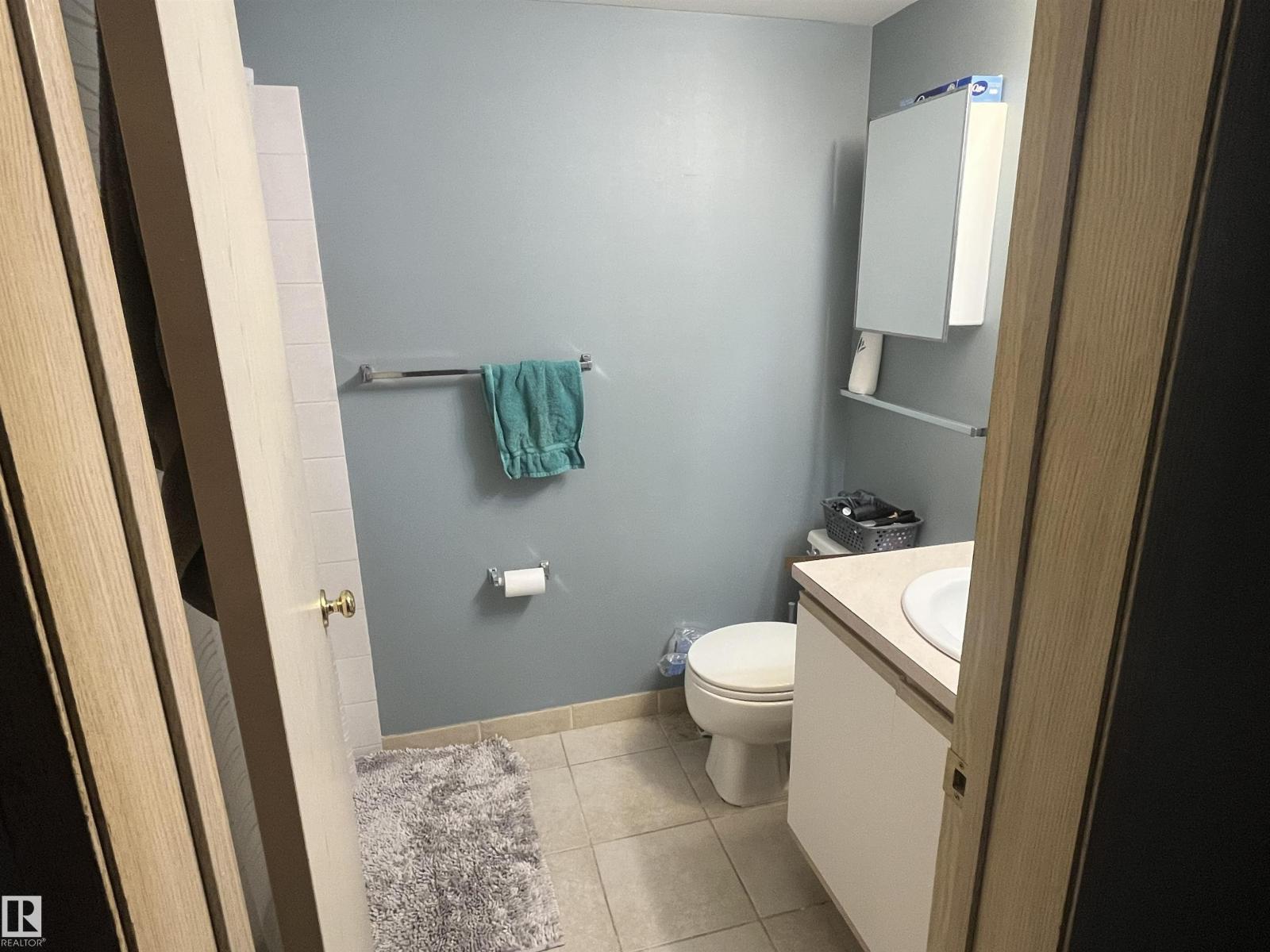 #205 5065 31 AV NW - 12