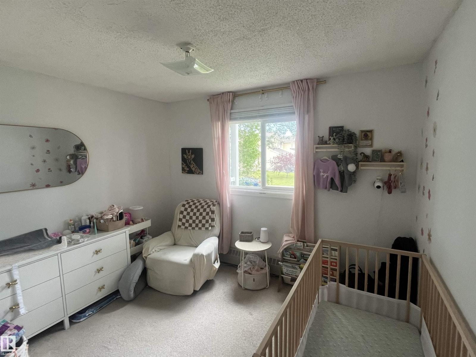 #205 5065 31 AV NW - 13