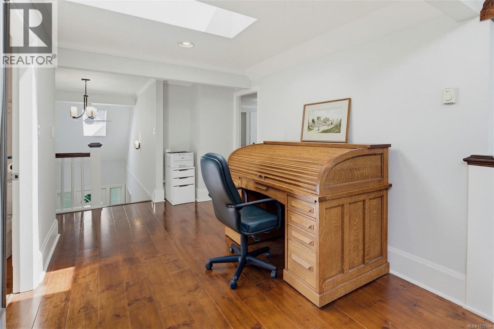 688 Falkland Rd - 20
