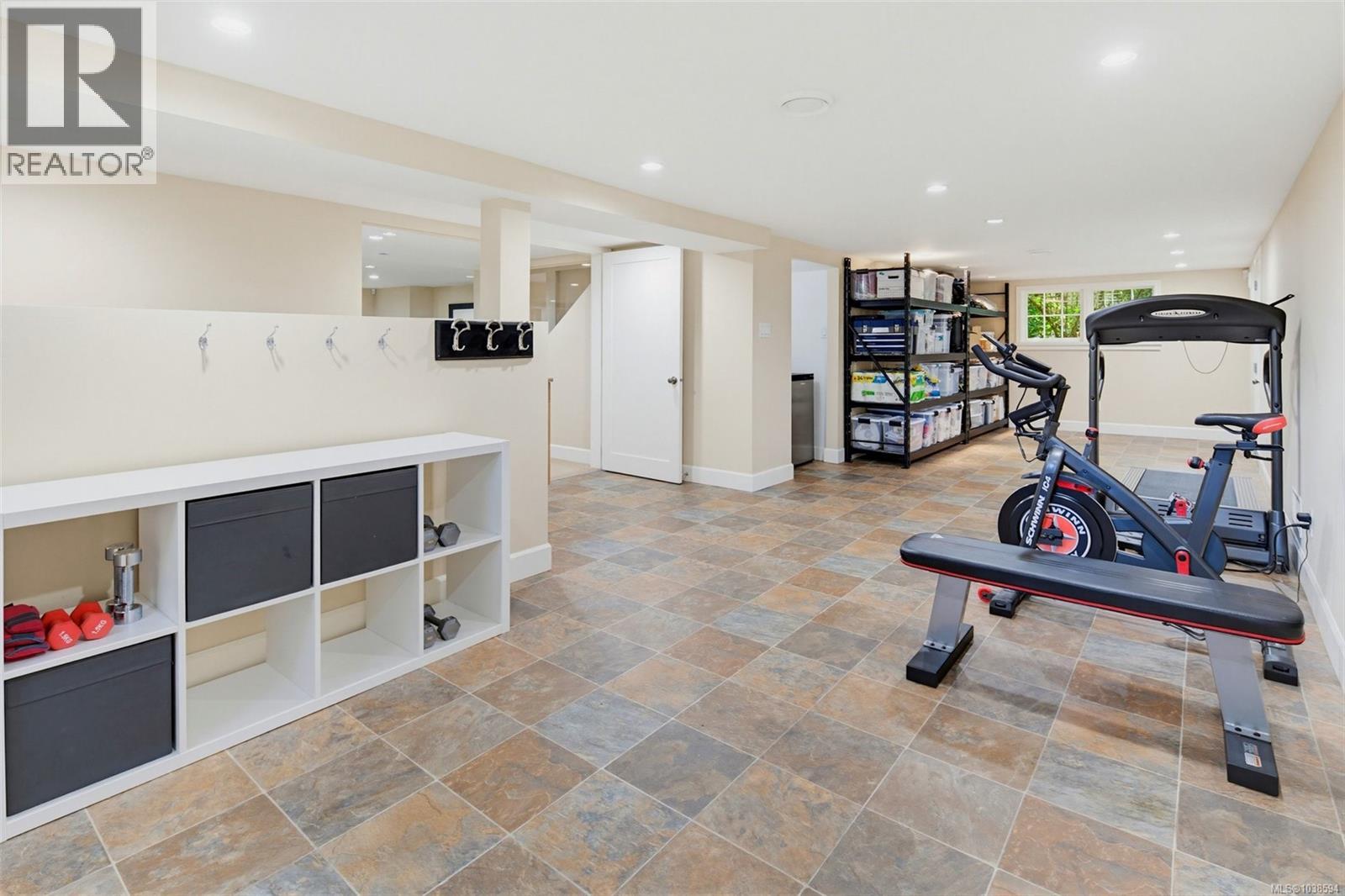 688 Falkland Rd - 31