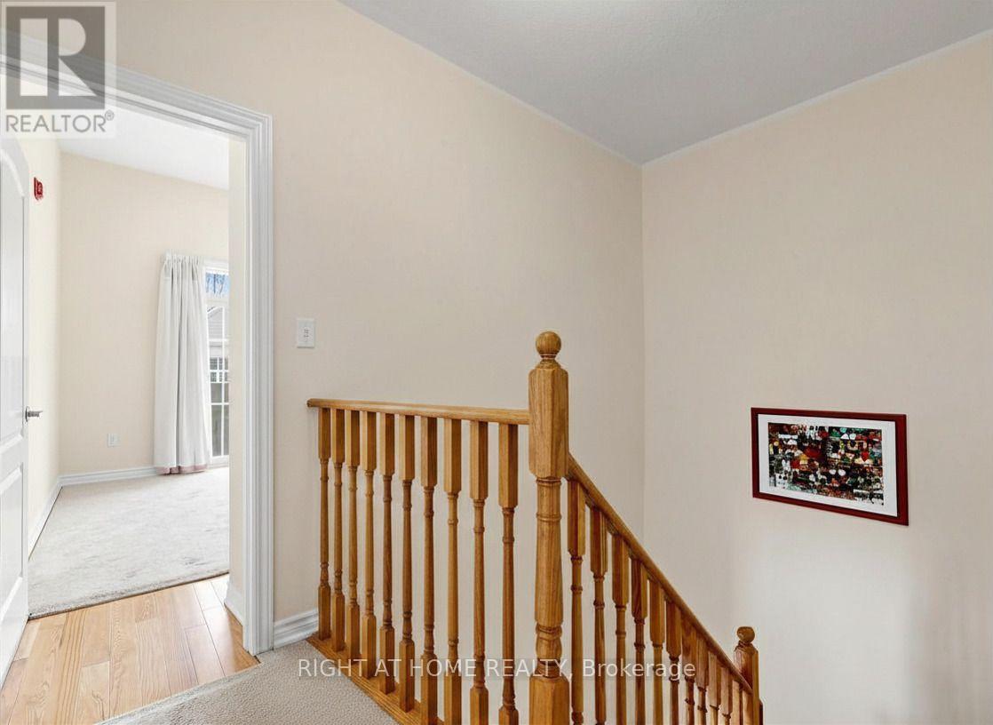 #24 86 PRESTON MEADOW AVENUE - 27