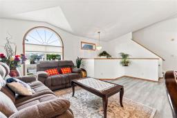 Family room - 84 Foxwarren Drive, Winnipeg, MB R2P2X3 Photo 6