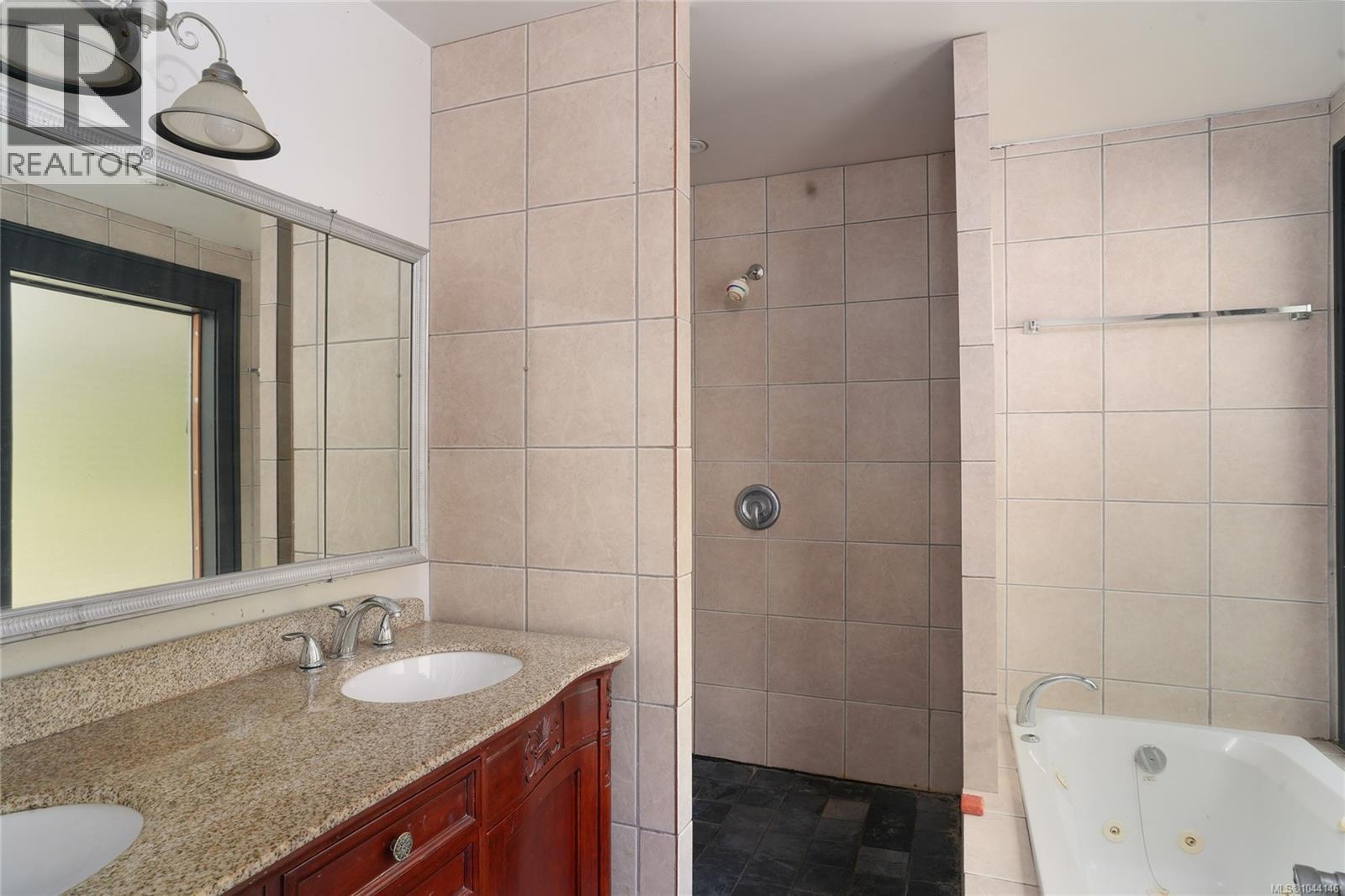 1710 North End Rd - 23
