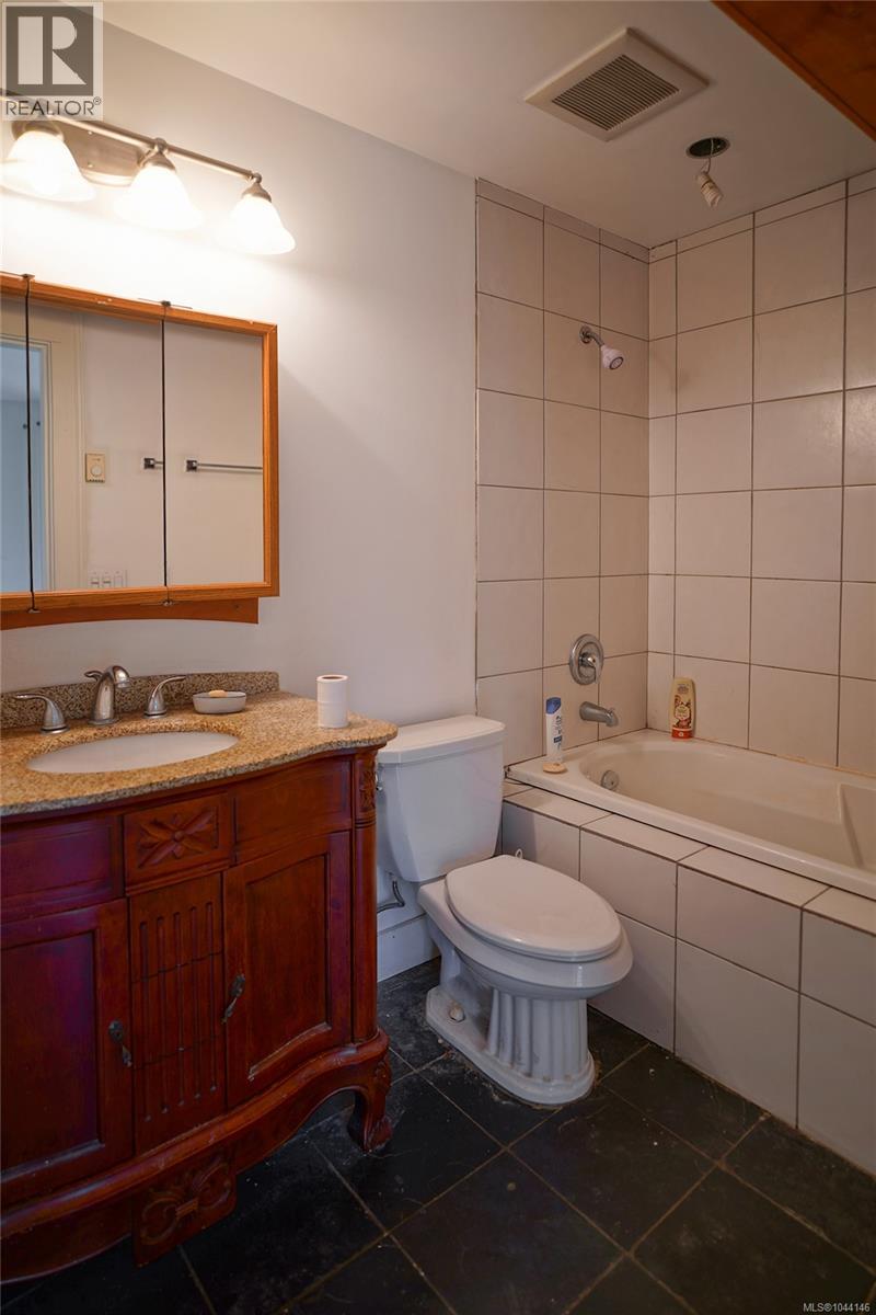 1710 North End Rd - 26