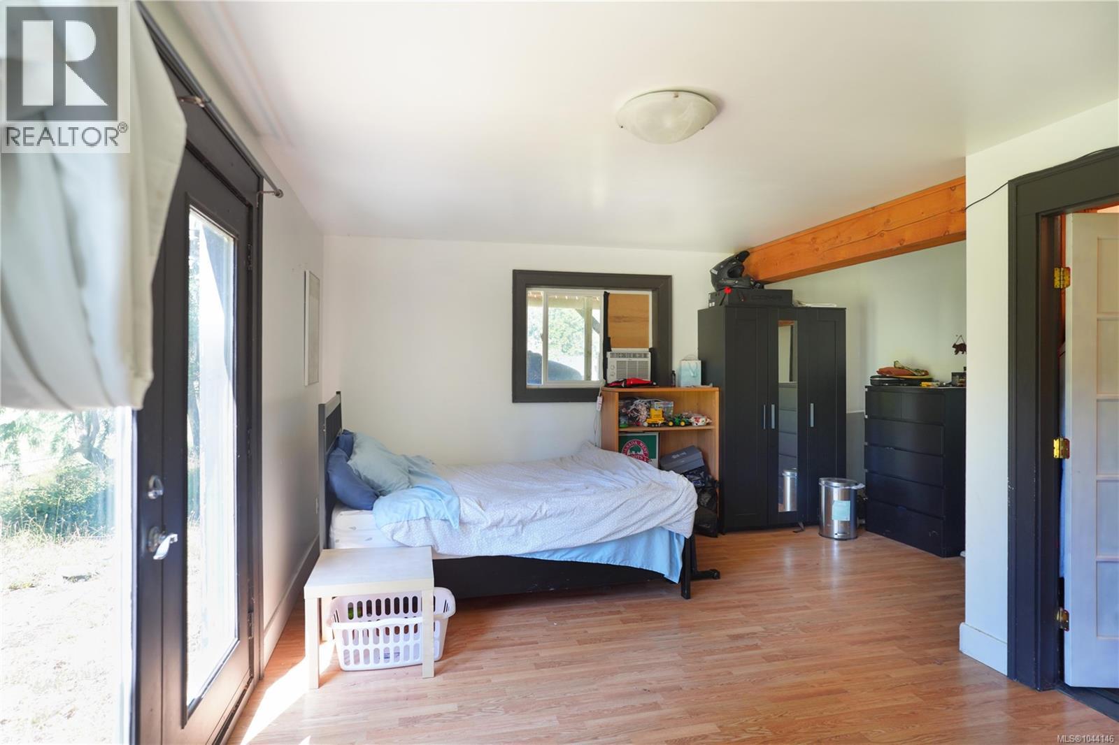 1710 North End Rd - 28