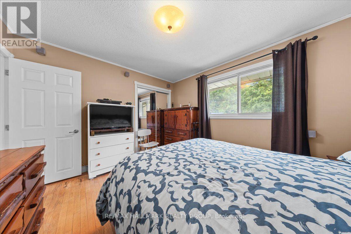 664 CUMMINGS AVENUE - Image 12