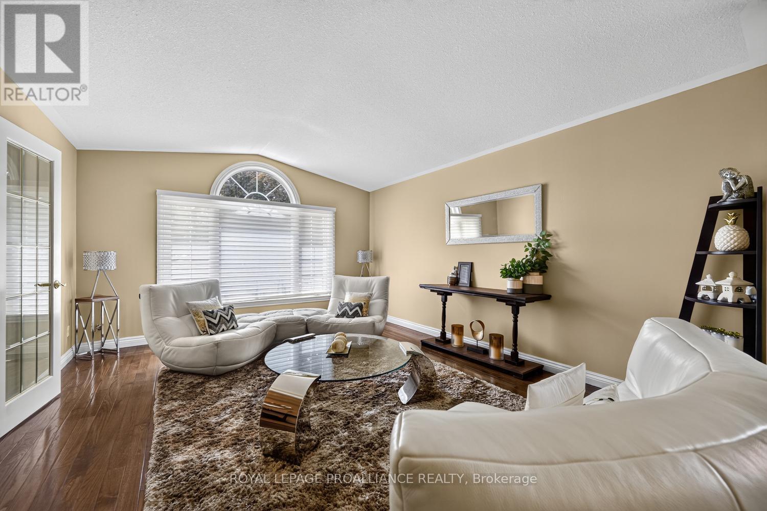 1099 BRIDLEWOOD DRIVE - Image 4