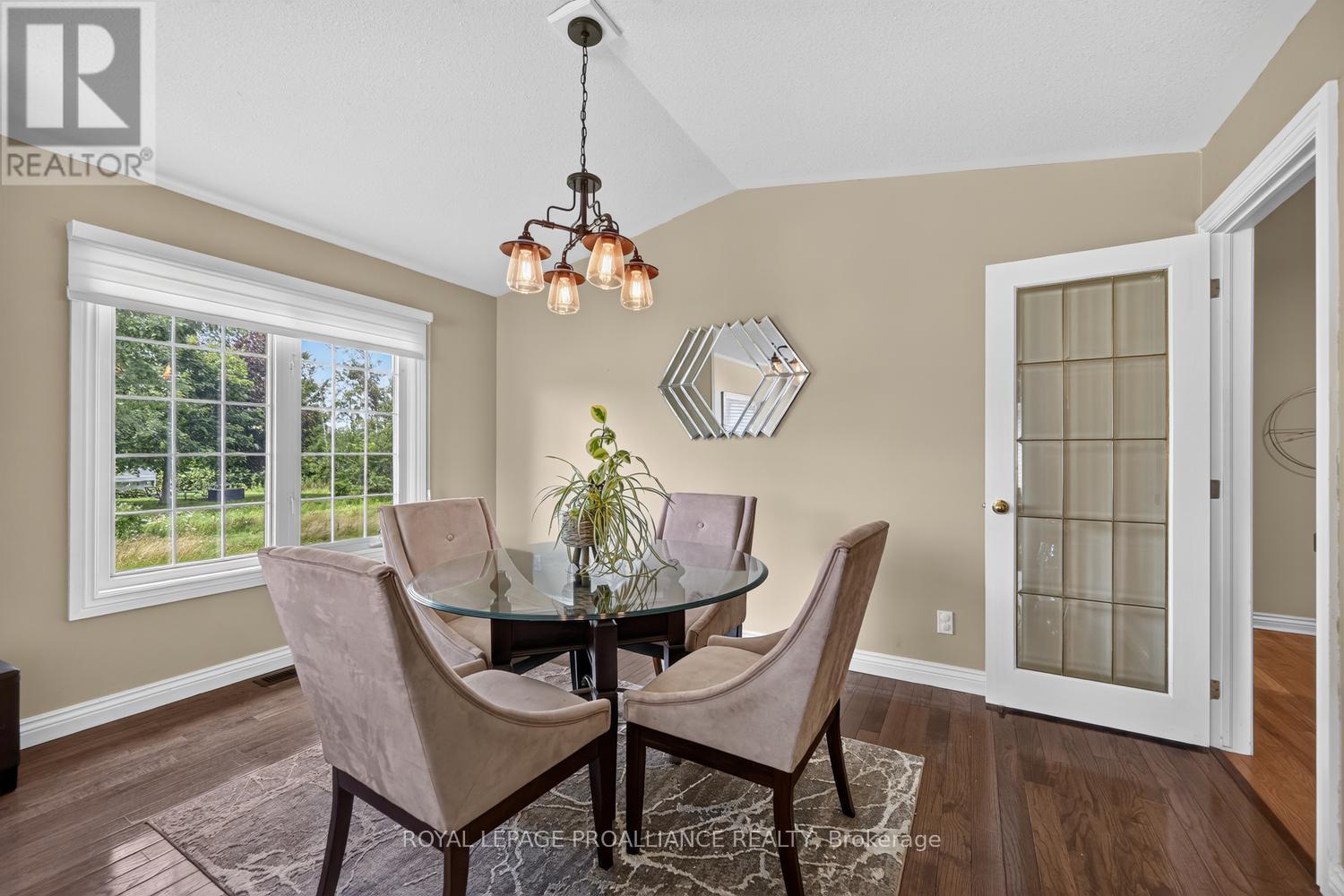 1099 BRIDLEWOOD DRIVE - Image 8