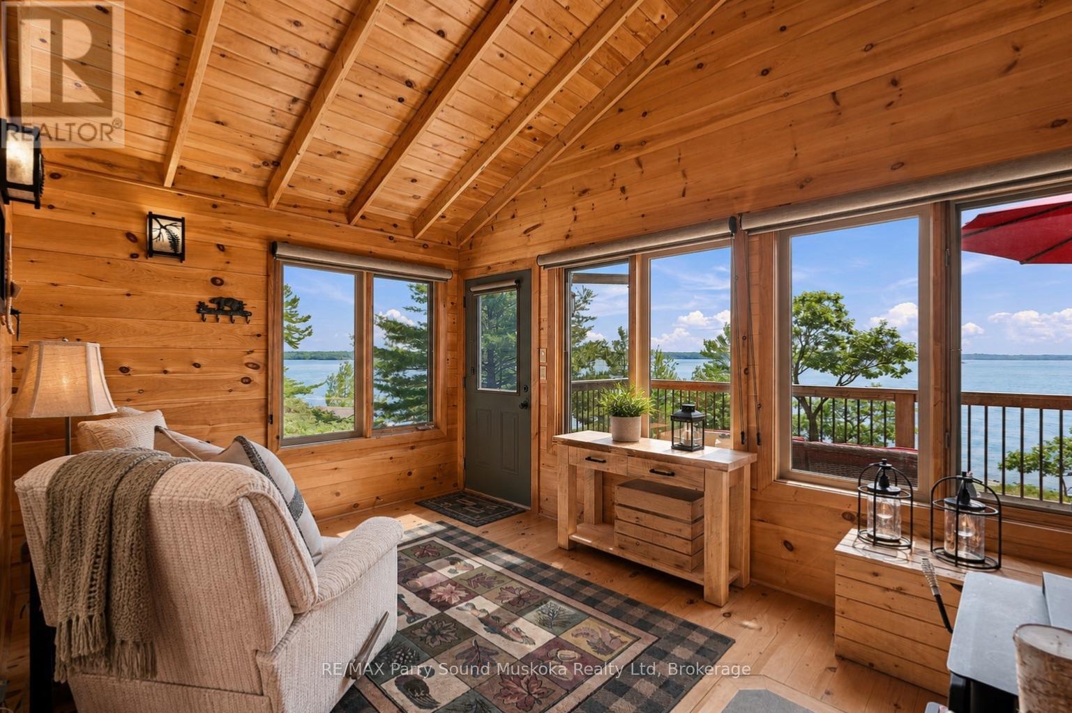 43 15C ISLAND - Image 25