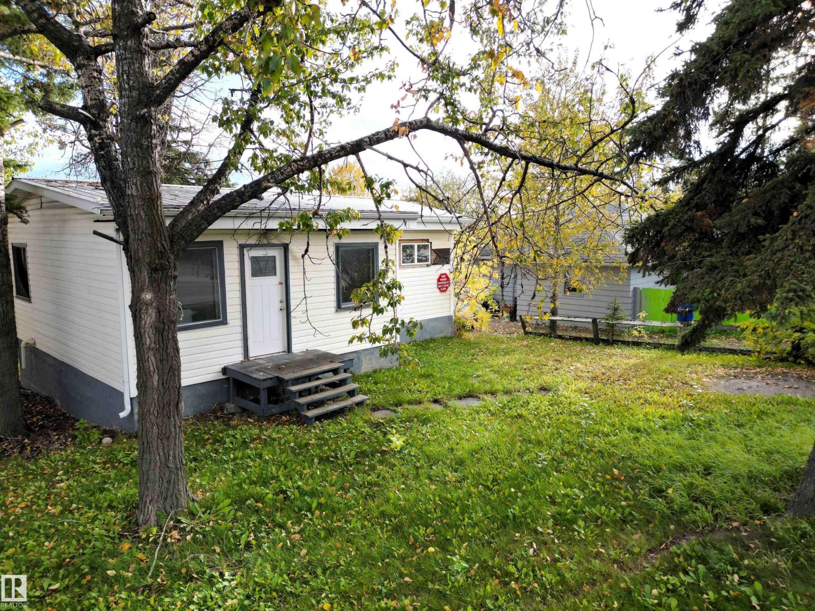 4615 4 Avenue - 8