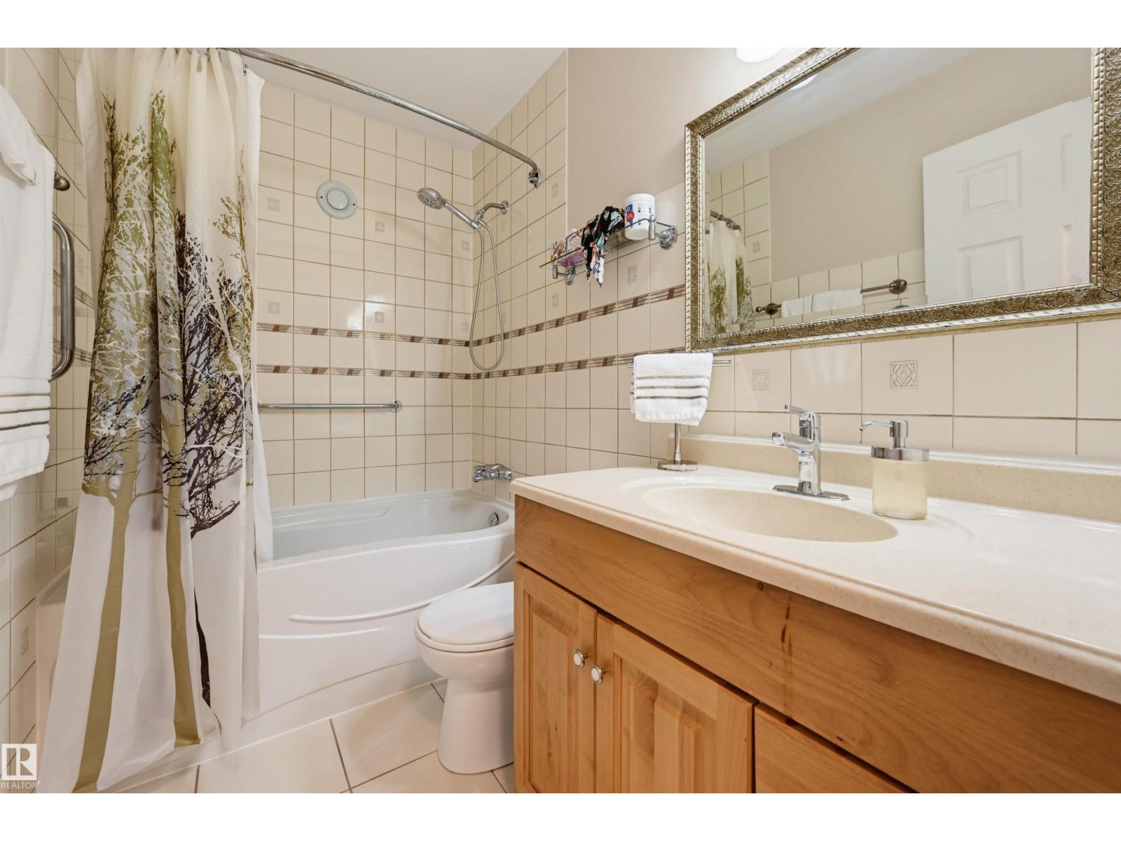 8316 189A ST NW - 23