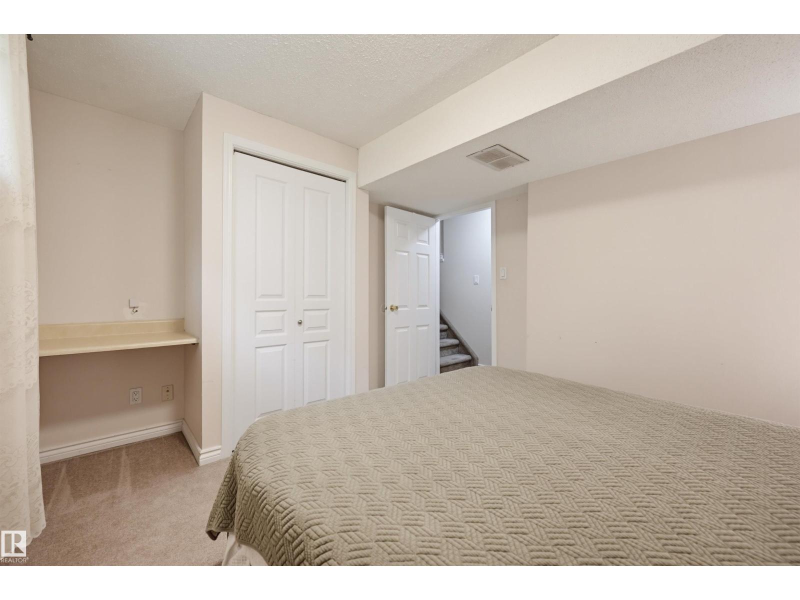 8316 189A ST NW - 25