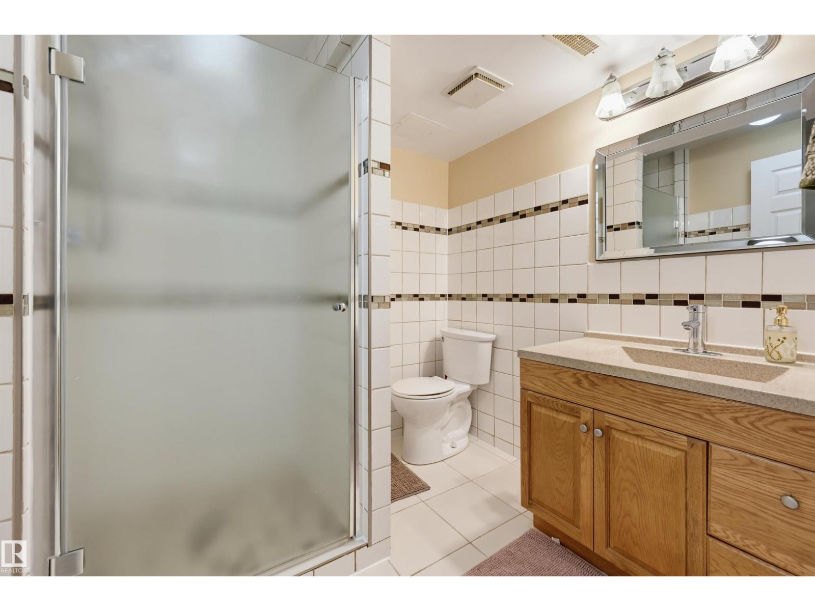 8316 189A ST NW - 26