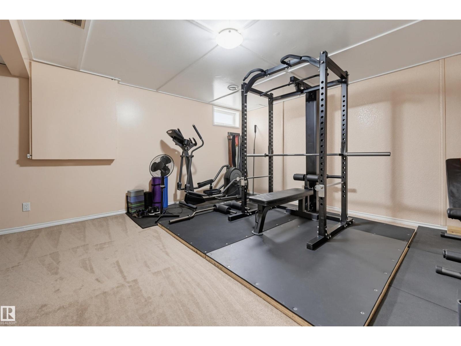 8316 189A ST NW - 29