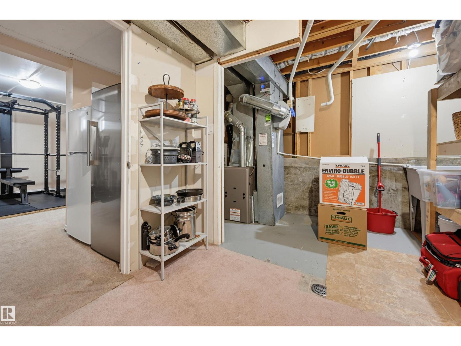 8316 189A ST NW - 31