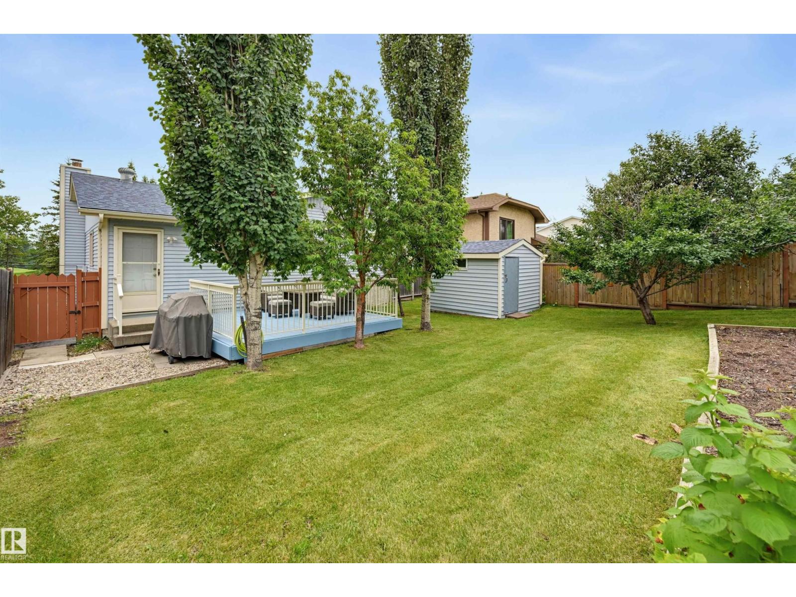 8316 189A ST NW - 33
