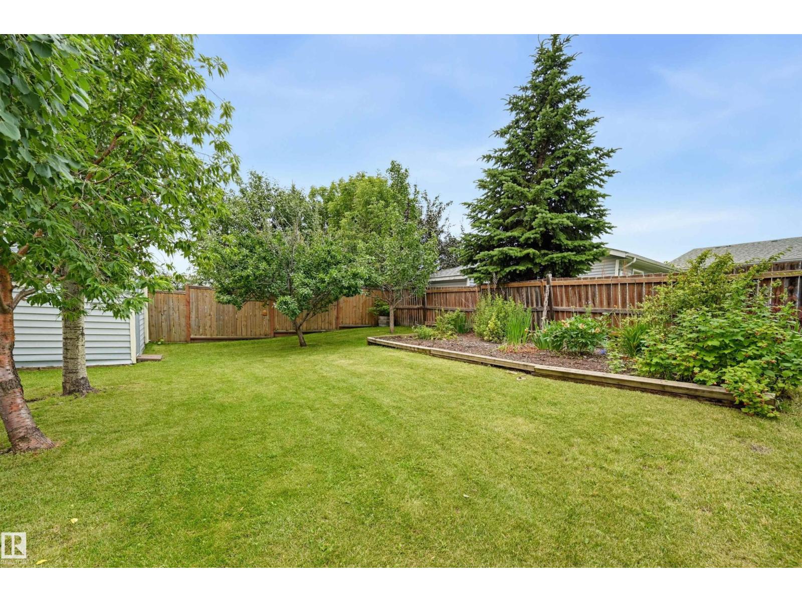 8316 189A ST NW - 34
