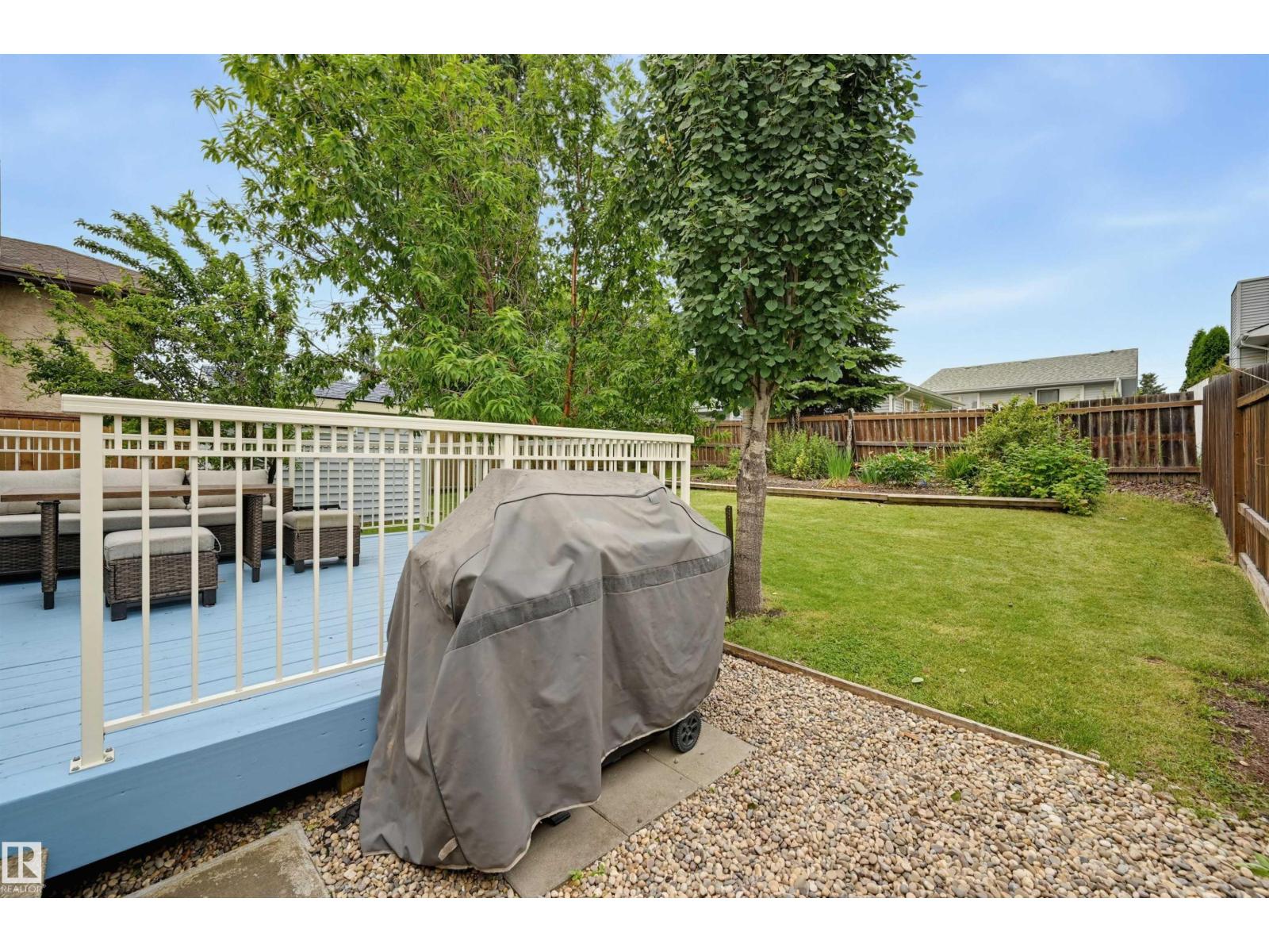 8316 189A ST NW - 37