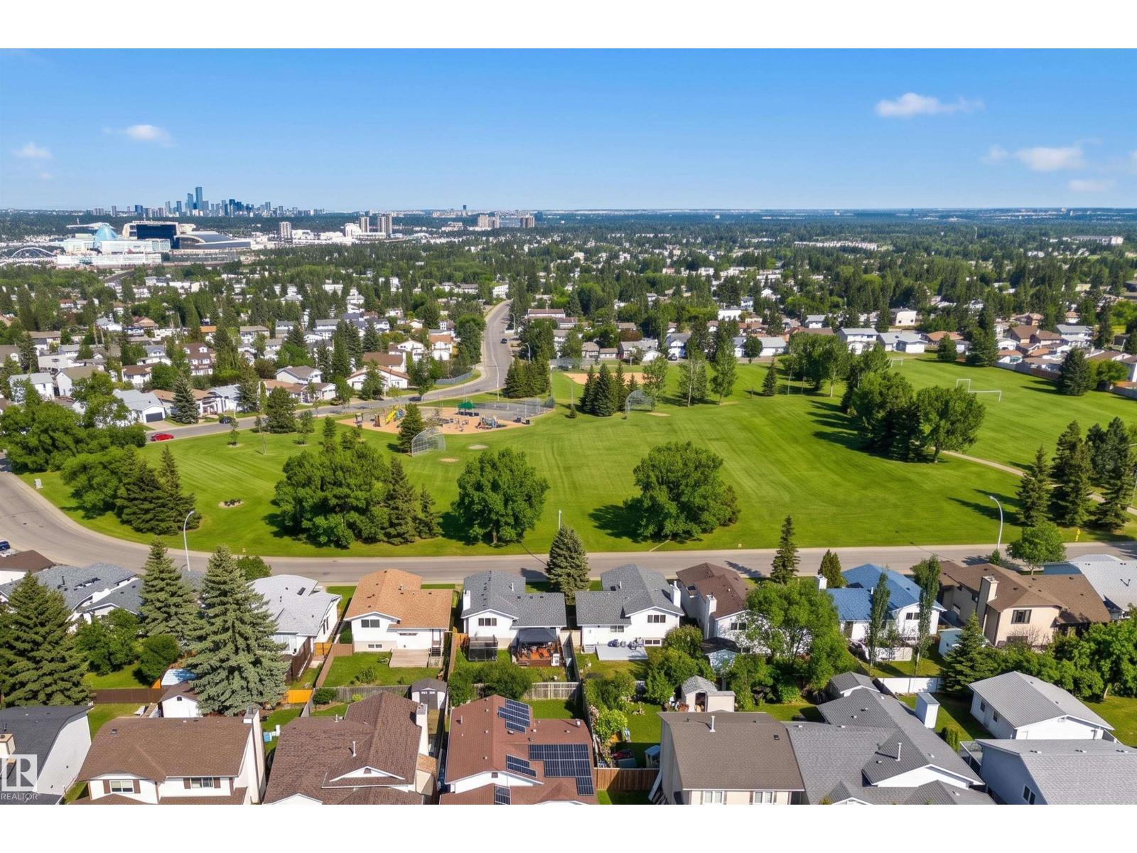8316 189A ST NW - 39