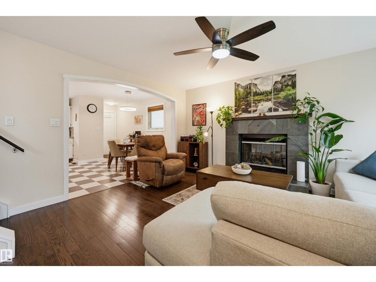 8316 189A ST NW - 6
