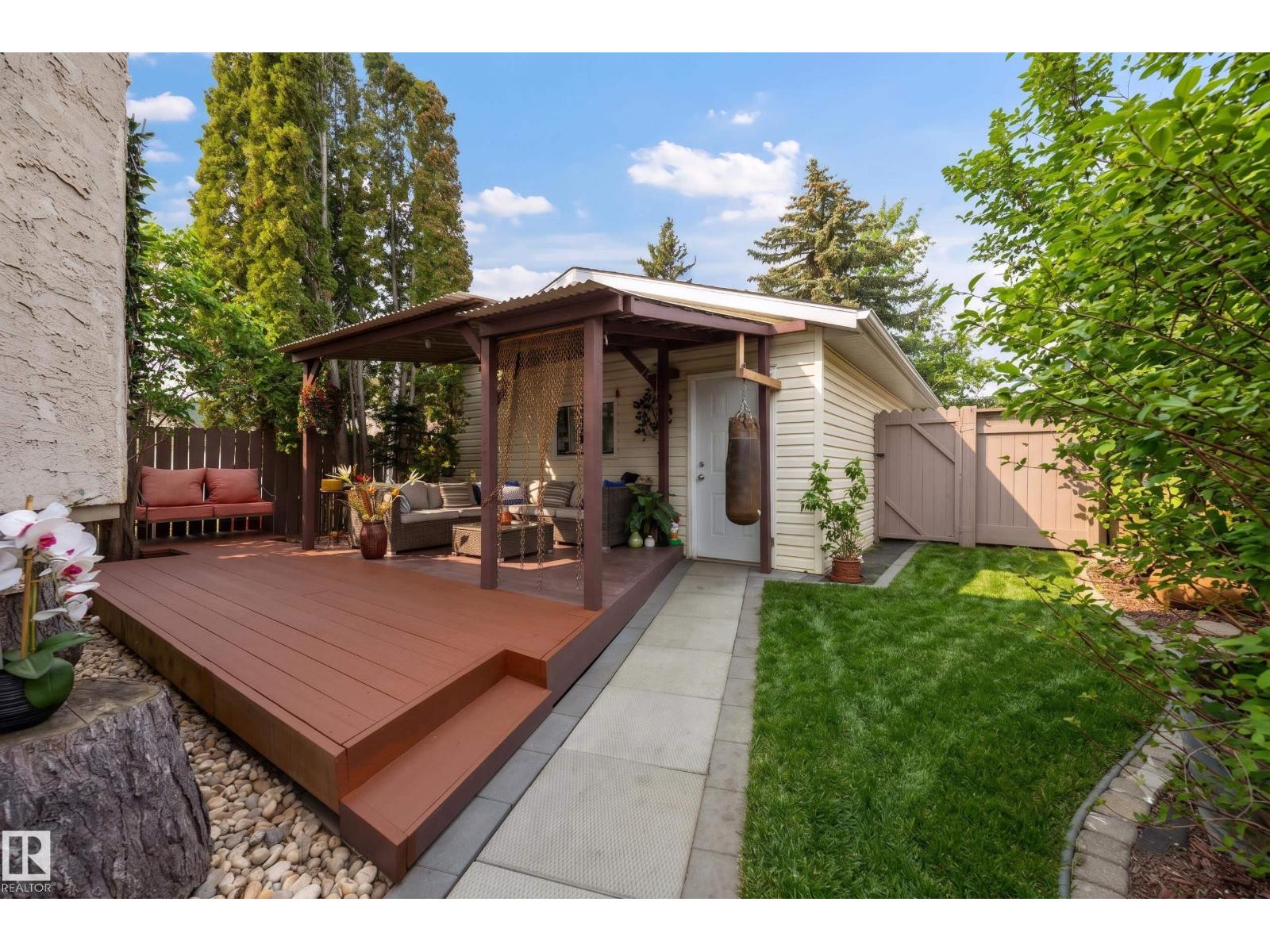 7422 188 ST NW - 33