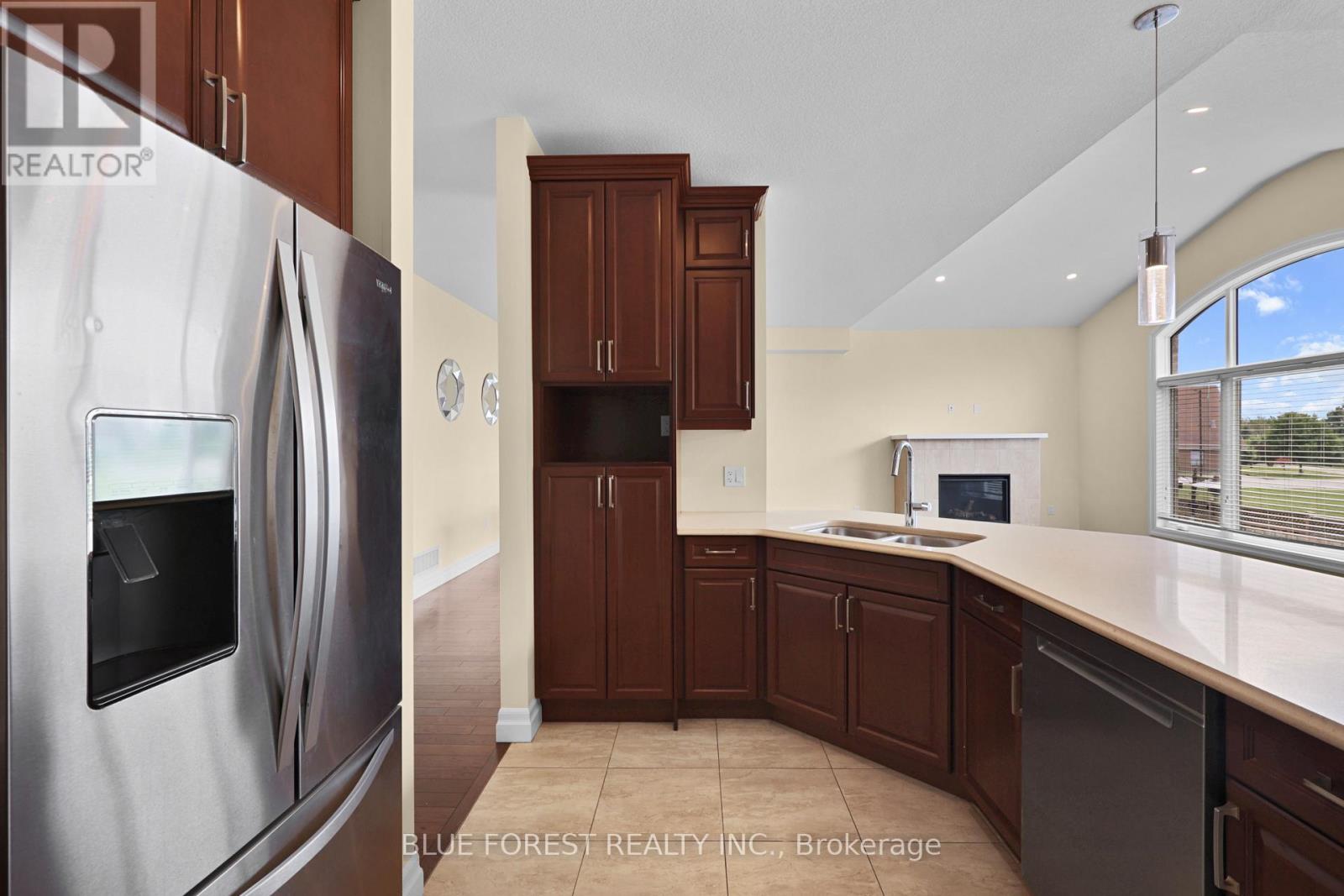 #177 1061 EAGLETRACE DRIVE - 19