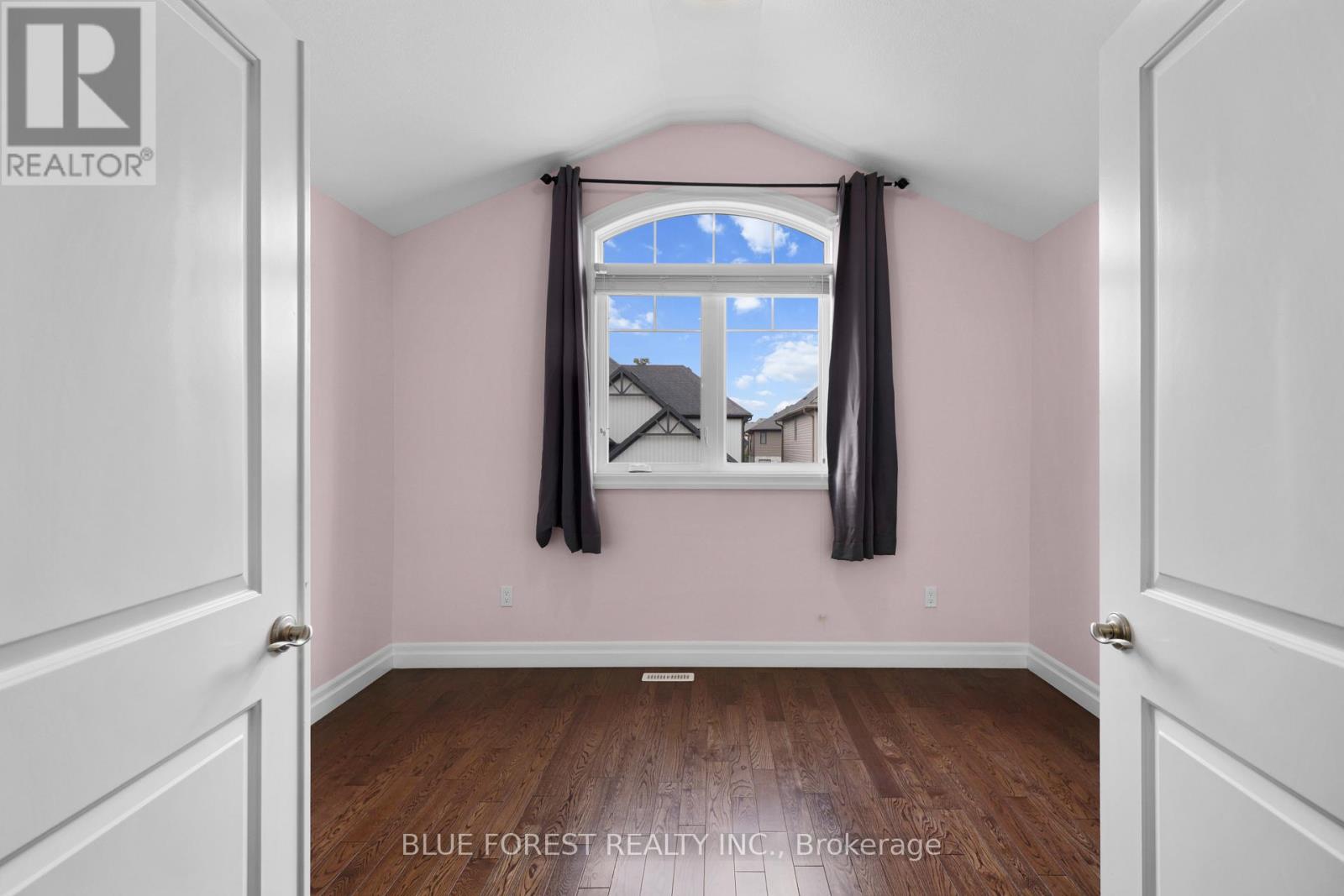 #177 1061 EAGLETRACE DRIVE - 25