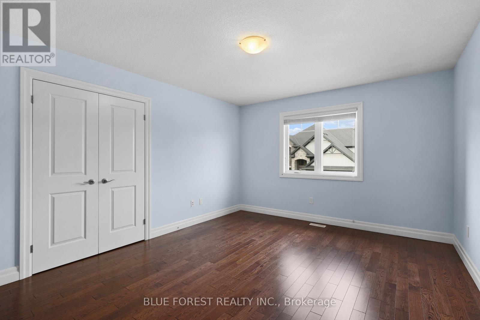 #177 1061 EAGLETRACE DRIVE - 29