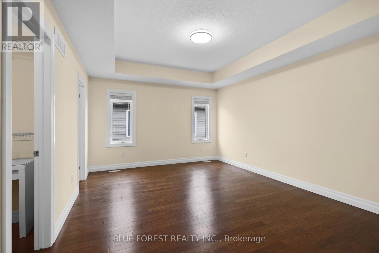#177 1061 EAGLETRACE DRIVE - 31