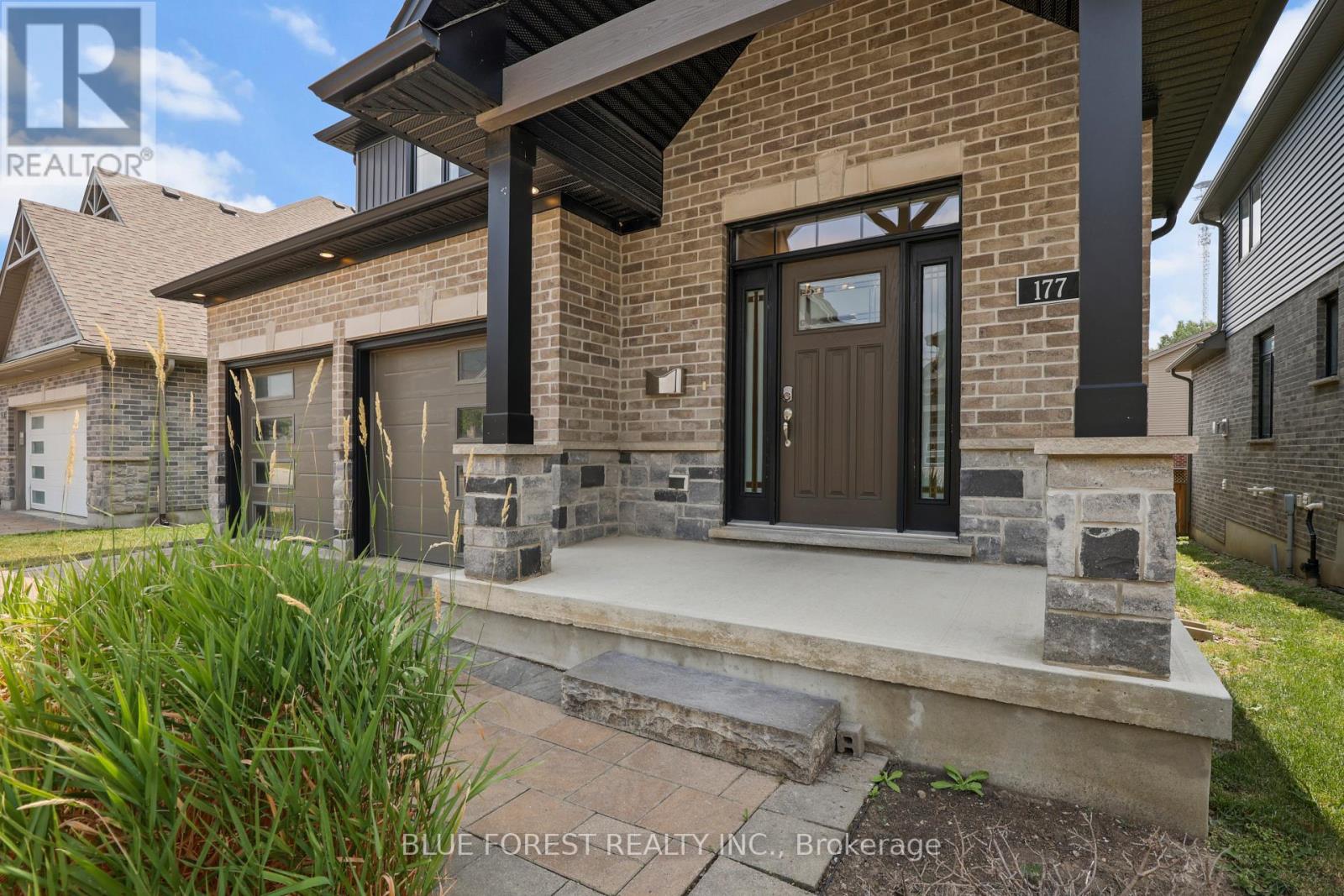 #177 1061 EAGLETRACE DRIVE - 4
