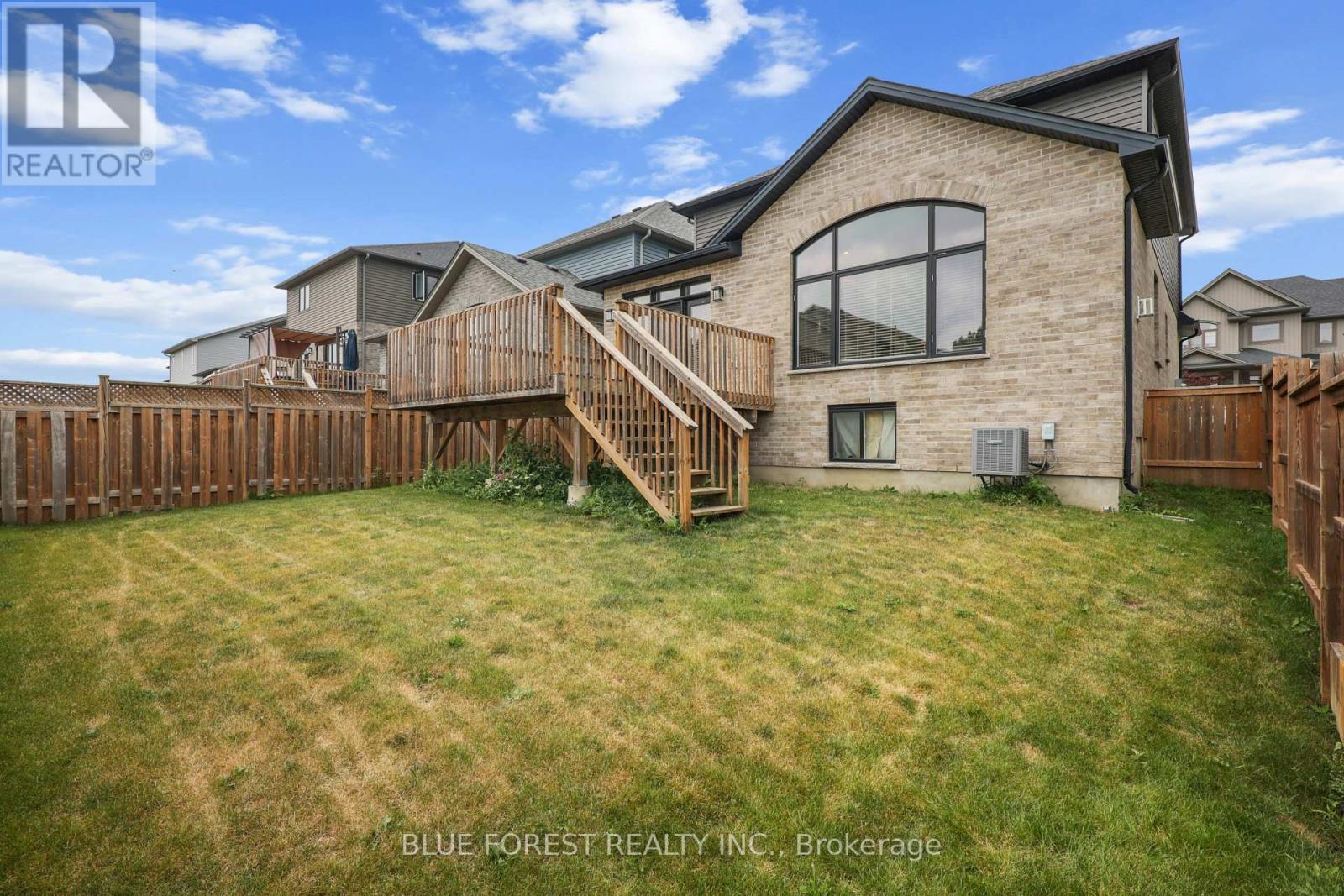 #177 1061 EAGLETRACE DRIVE - 40