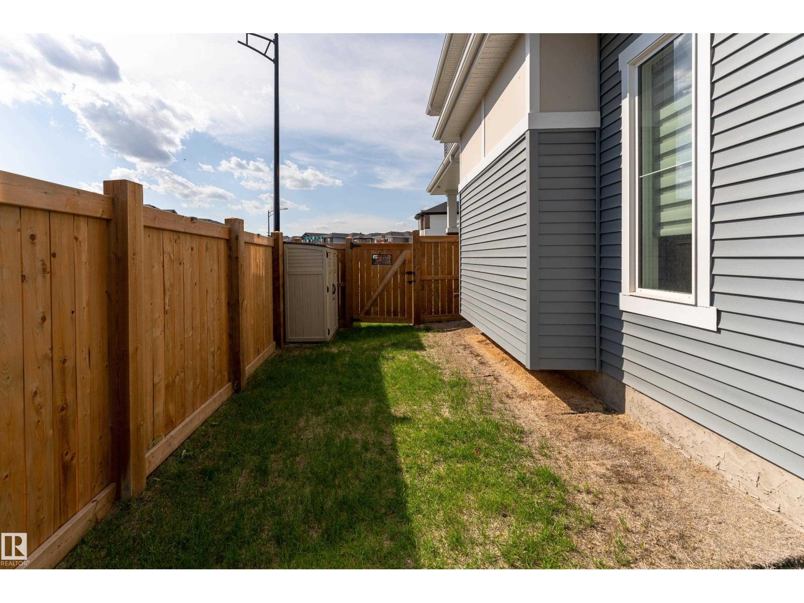 9119 183 Avenue NW - Photo 36