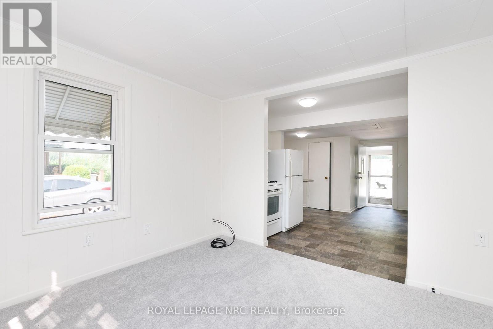 4132 CHIPPAWA PARKWAY - 12